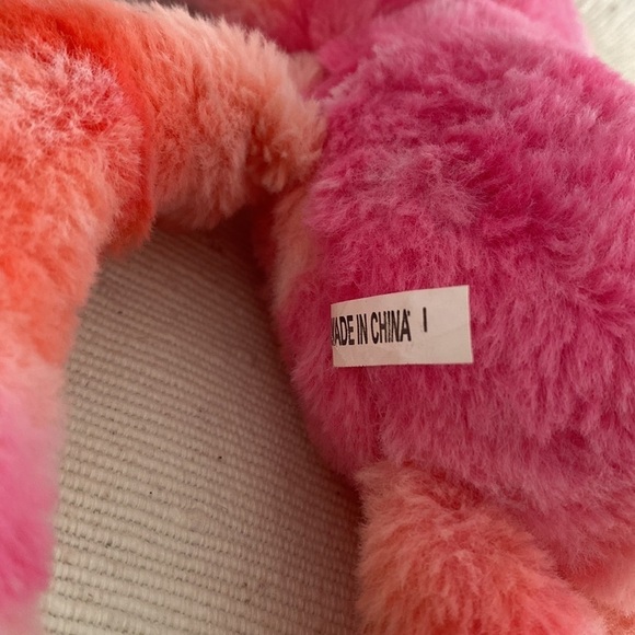 17" Huggy Wuggy Poppy Playtime Kissy Missy Scary Pink Hanging Suction Cup Plush - Picture 4 of 8